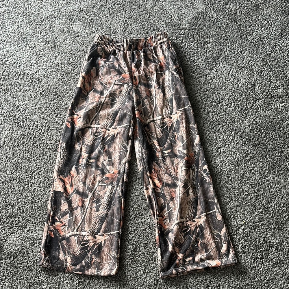 Woman’s Camouflage Print Bottoms